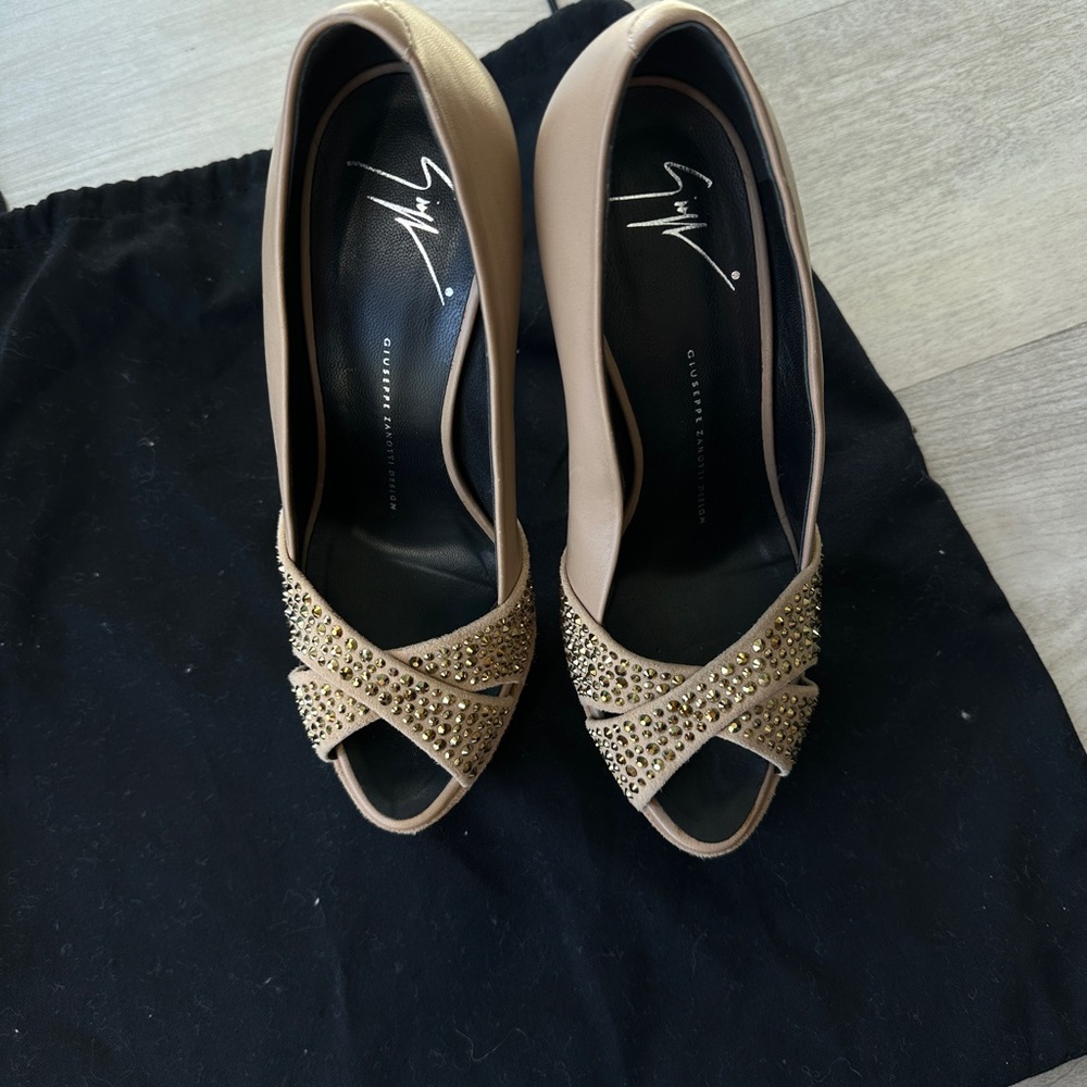 giuseppe zanotti leather and suede heels with gemstones sz 38